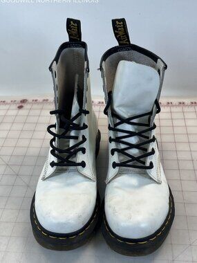 Doc/ Dr. Martens White 8-Eyelet Leather Ankle Boots~Size 8